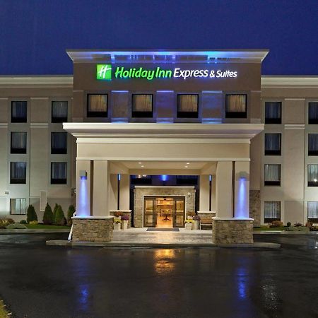 Holiday Inn Express & Suites Malone By Ihg Extérieur photo