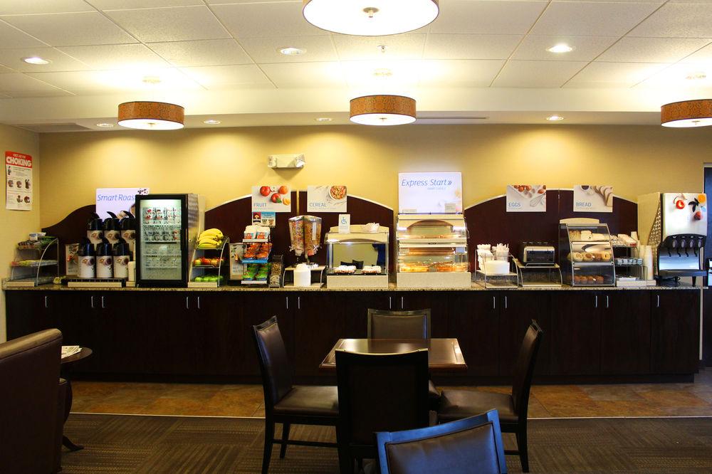 Holiday Inn Express & Suites Malone By Ihg Extérieur photo