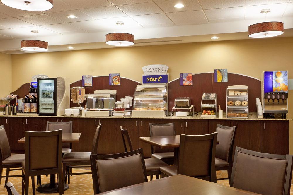 Holiday Inn Express & Suites Malone By Ihg Extérieur photo