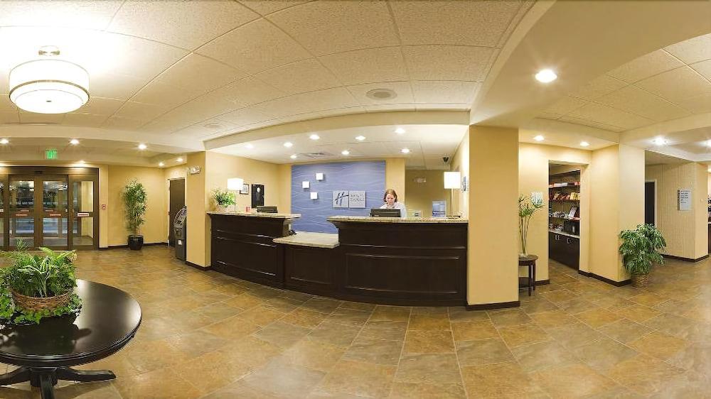 Holiday Inn Express & Suites Malone By Ihg Extérieur photo