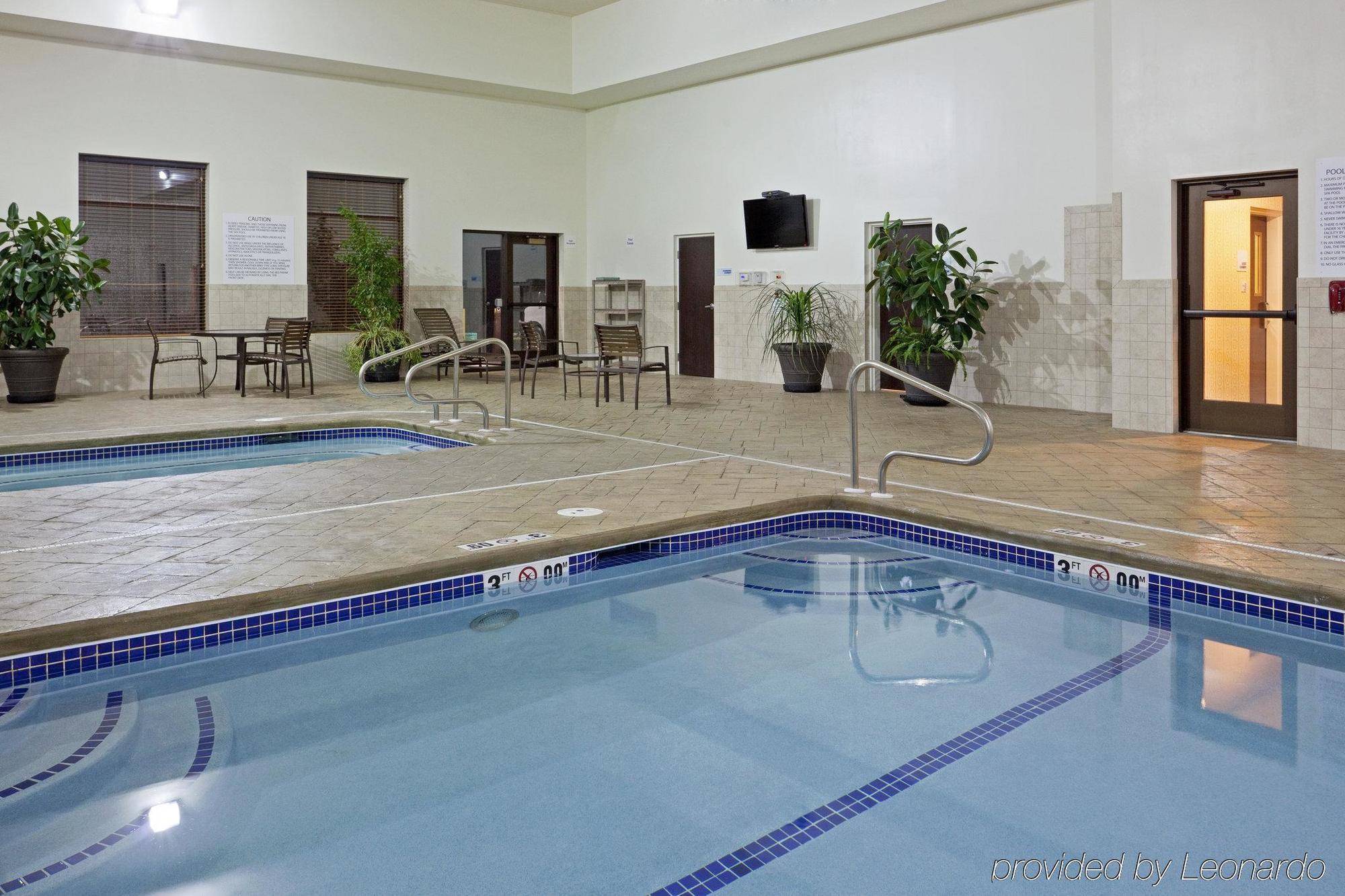 Holiday Inn Express & Suites Malone By Ihg Facilités photo