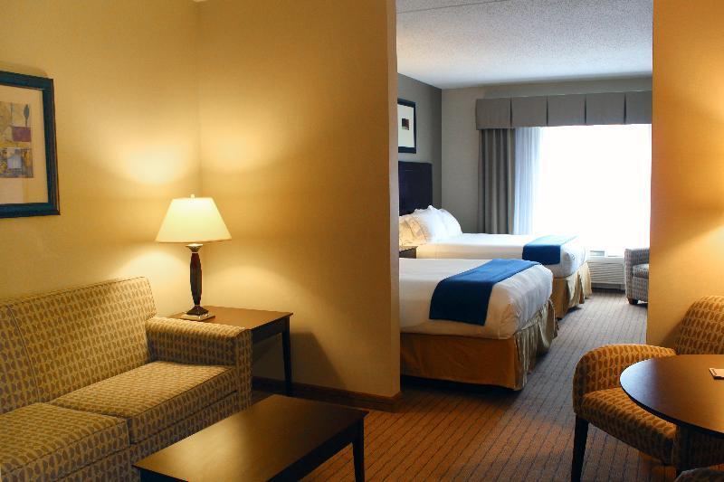 Holiday Inn Express & Suites Malone By Ihg Extérieur photo